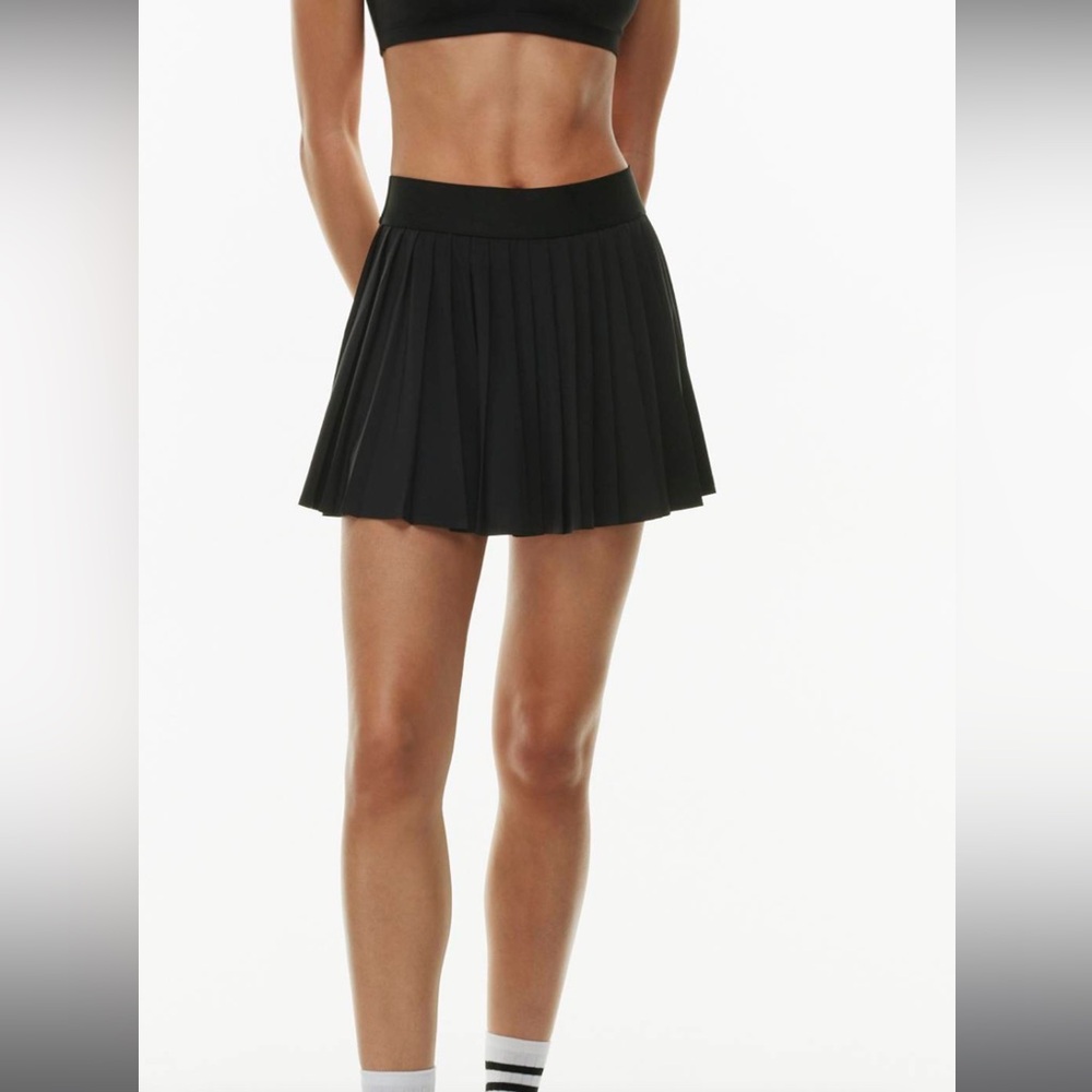 Aritzia MoveTech tennis pro micro skirt